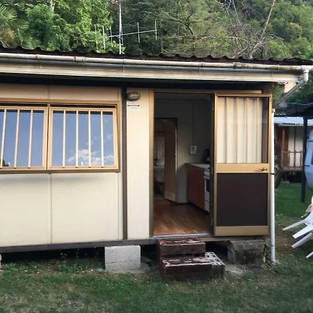 مكان تخييم Camping Grotte Di Rescia *