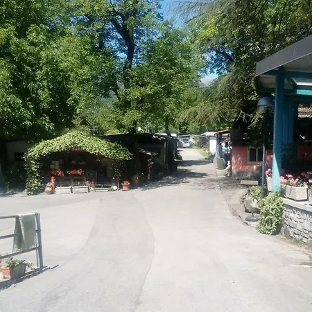 营地 Camping Grotte Di Rescia *